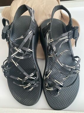 Chaco Black Sandals with Cream-Patterned Straps Women's size 9